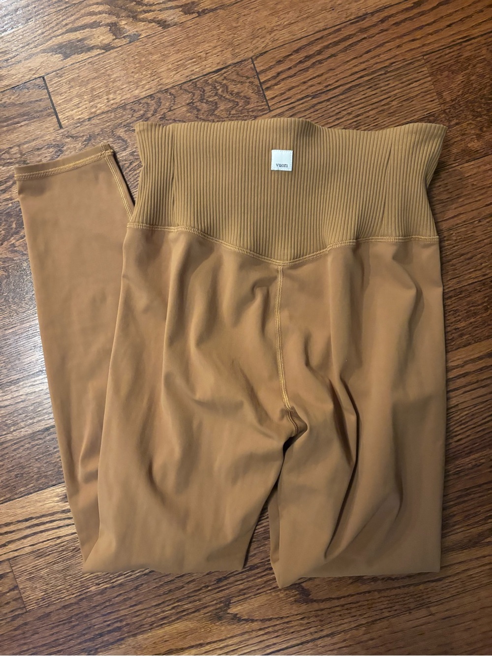 Vuori Women's Yellow and Gold Leggings